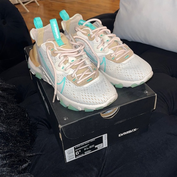 W Nike NSW React Vision Sneaker